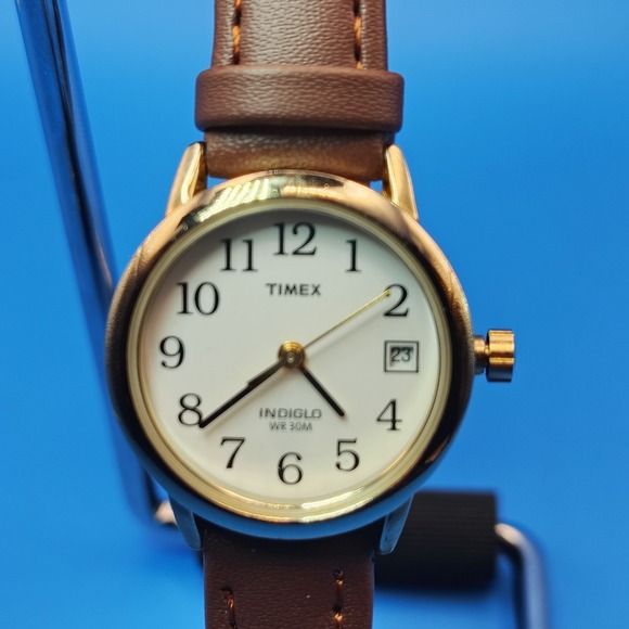 Vintage Timex Indiglo Date 25mm Women's Quartz Watch New Leather Strap - Picture 1 of 10